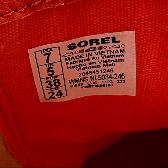 Sorel Women's Joan Now Chelsea Boots US7 Honest Beige, Gum 2 (orange) $190 - Picture 8 of 13